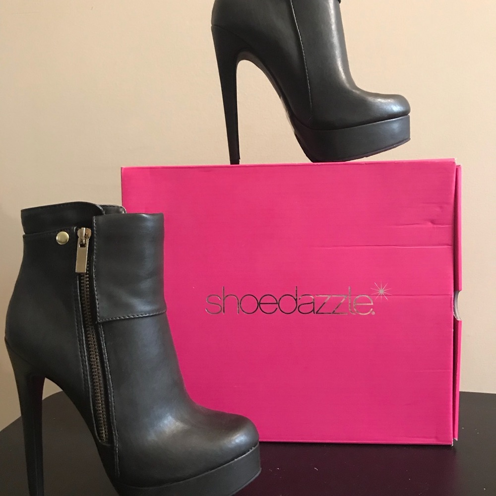 Platform ankle boot